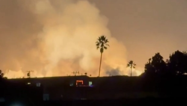 Огромен пожар во рафинерија на „Шеврон“ близу Лос Анџелес