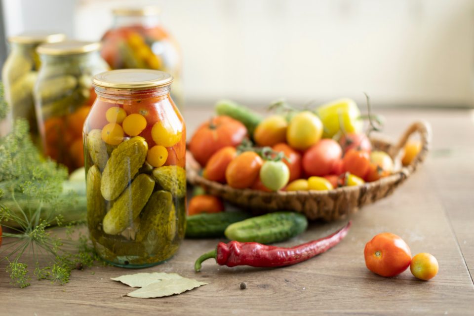 ОКТОМВРИ Е МЕСЕЦ НА ТУРШИЈА: Подгответе ја по рецепт стар илјадници години