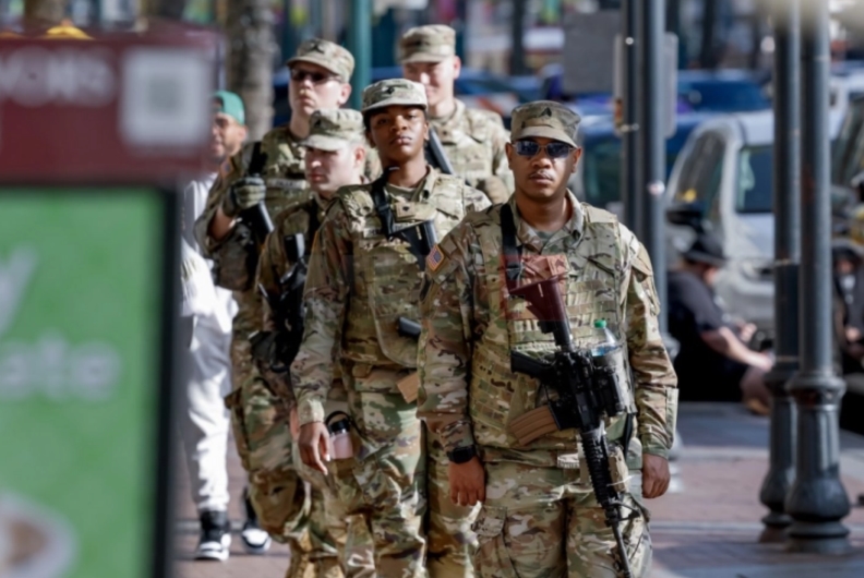 Војници од Националната гарда на Тексас пристигнаа во Илиноис