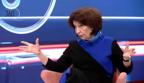 Сиљановска-Давкова за објавата на Фон дер Лајен: На средбата кај мене не стана збор ниту за топка, ниту за двор