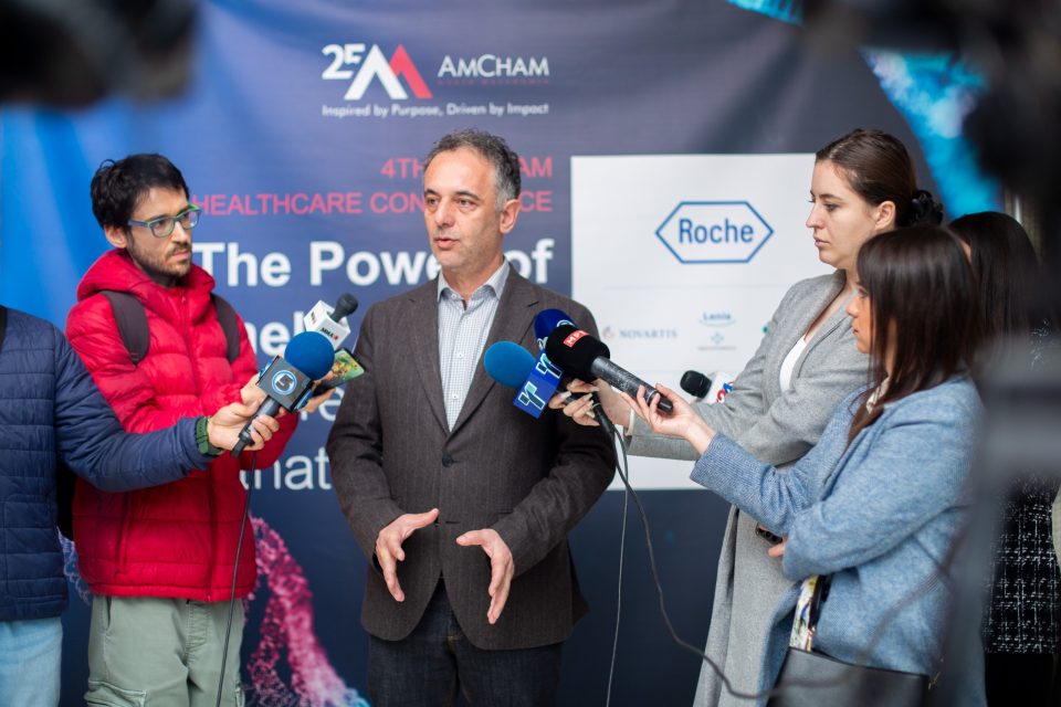 Алиу на конференција на АмЧам: Со заеднички заложби до проактивен здравствен систем, во тек се бројни проекти за зајакнување на капацитетите во здравството