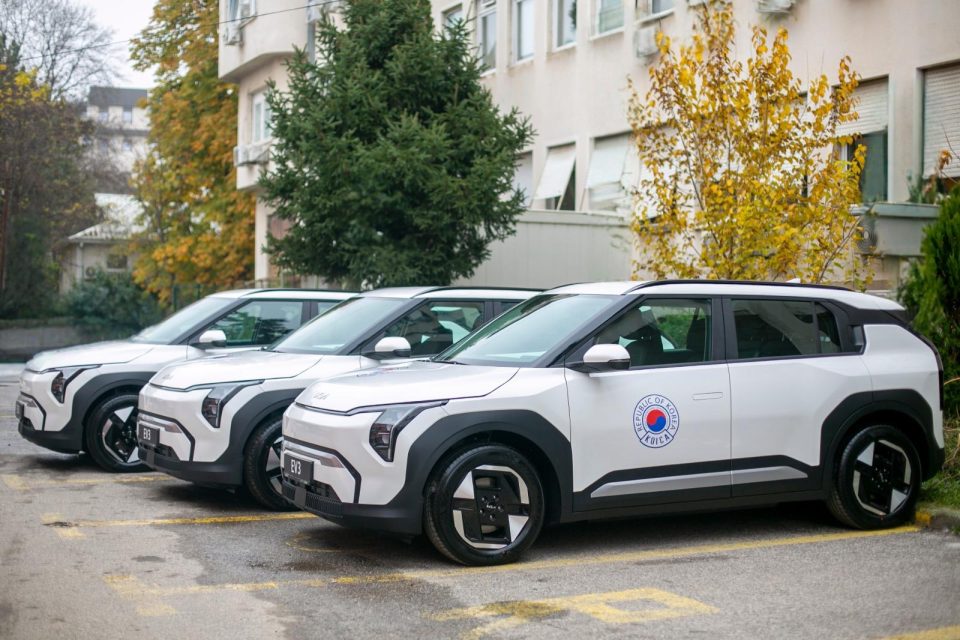 Муртезани: Набавени се осум електрични возила и осум полначки станици за потребите на здравствените инспекторати