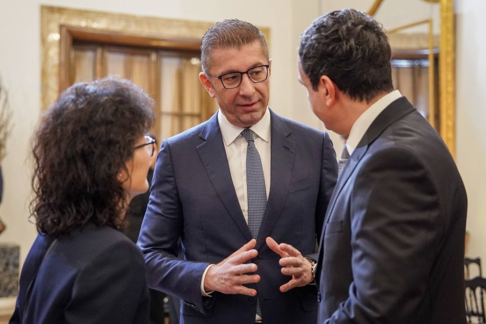 Мицкоски од Тирана: Македонија останува решително ориентирана кон европските интеграции