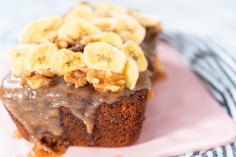 БАНАНА КОЛАЧ СО ЈОГУРТ KOJ СЕ ТОПИ ВО УСТА: За совршена недела