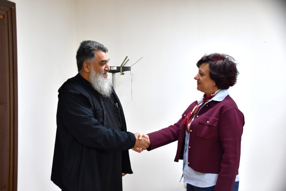 Стаменкоска Трајкоска оствари средба со отец Оливер