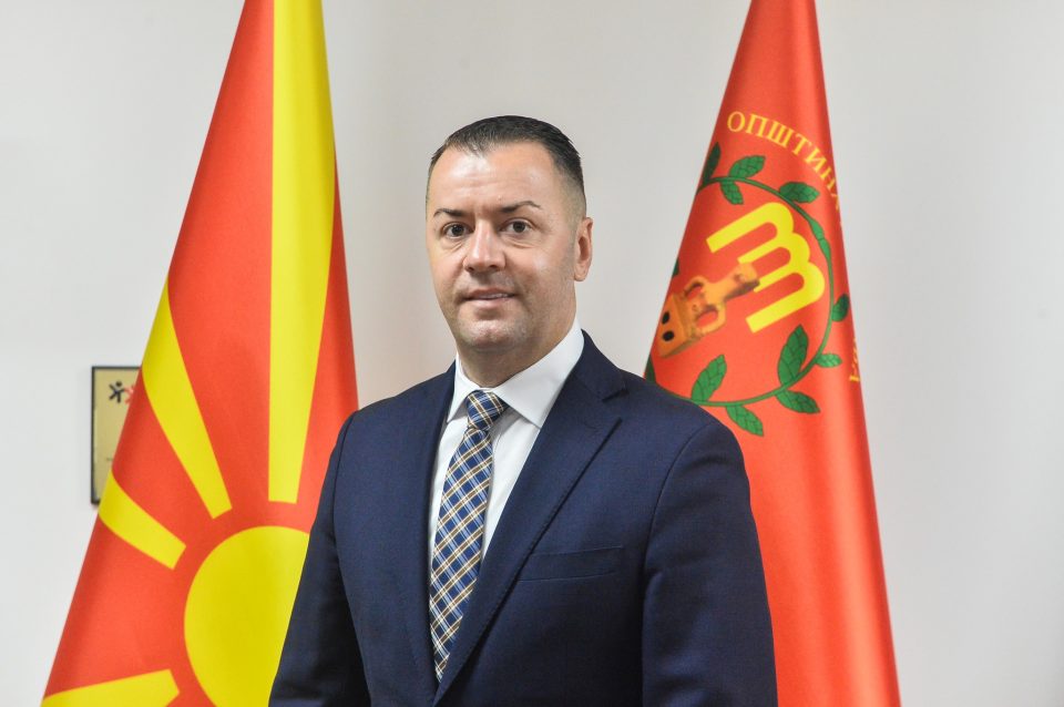 Стефковски: Се откажувам од користењето на службено возило и од средствата за репрезентација од буџетот на општината