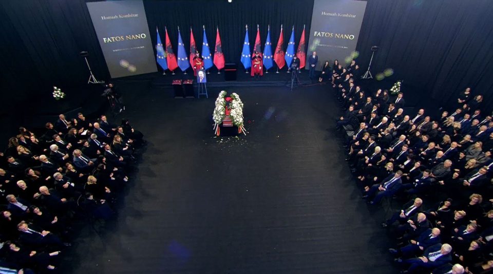 Оддадена последна почит на поранешниот албански премиер Фатос Нано