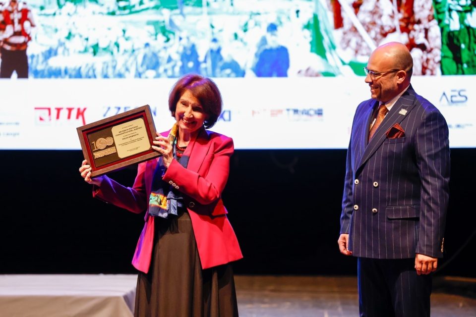 Сиљановска-Давкова, покровителка на свечената академија по повод 100-годишнината на Планинарскиот клуб „Љуботен“