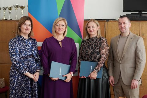 Божиновска: Заедничка поддршка од државата и компаниите за енергетска одржливост – Уште едно училиште со паметен систем за следење на потрошувачката на енергија