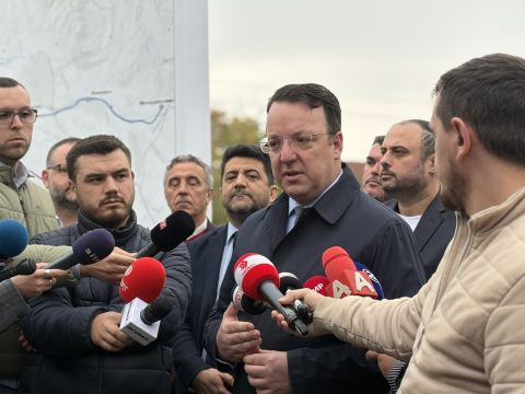 Николоски: Првпат по шест децении се обновува инфраструктурата, ова ќе остане запишано во историјата на Македонија