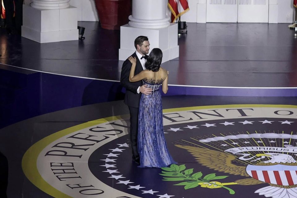 Потпретседателот на САД предизвика дебата за меѓурелигиски бракови со желбата неговата сопруга да премине во христијанство