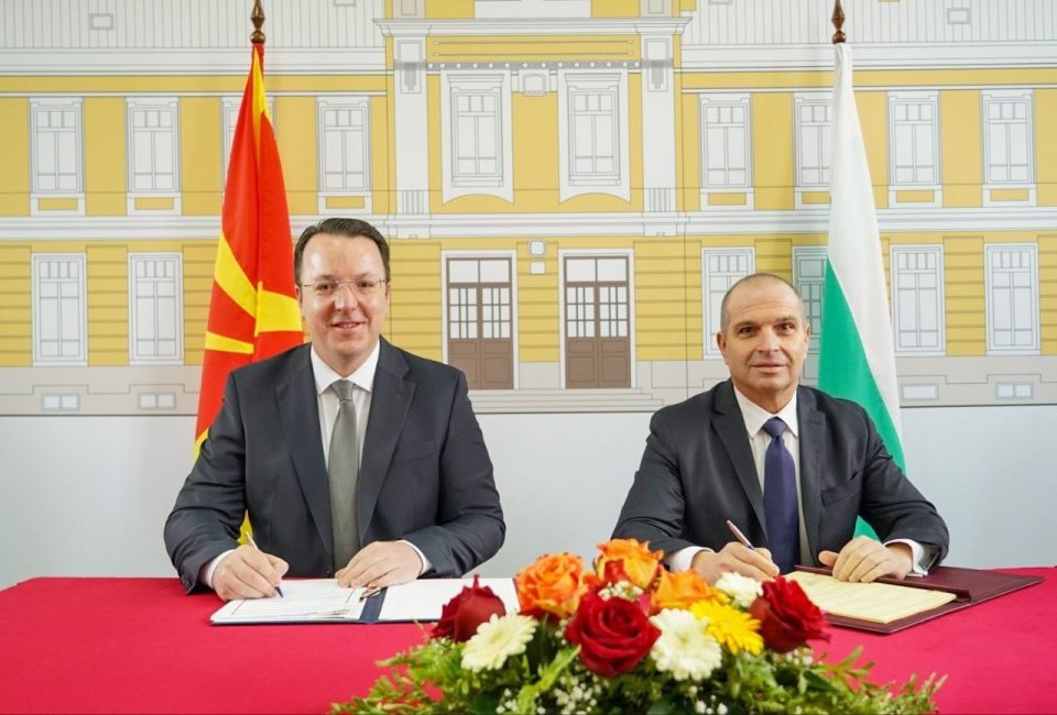 Кошта и Кос го подржаа потпишувањето на Договорот за Коридорот 8 помеѓу Македонија и Бугарија