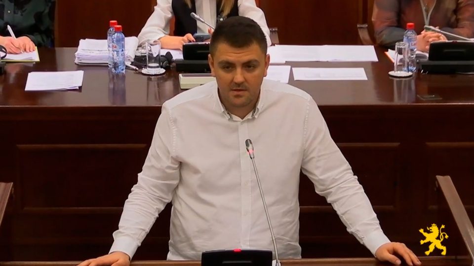 Попов: Инвестираме во младите, конечно ќе се финализираат зградите на ФИНКИ и Факултетот за физичка култура