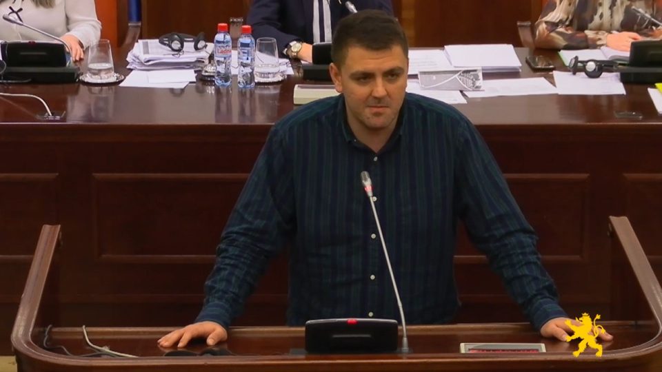 Попов до Левица: За брзо ќе ве поканам на отворање на реконструираните студентски домови