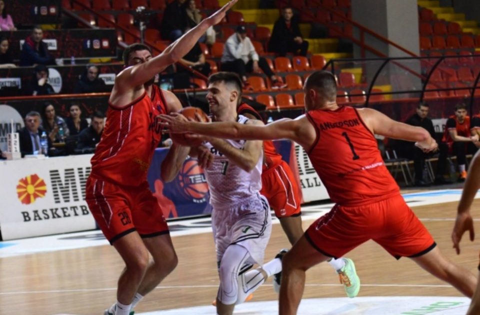 Маџари ја продолжи серијата на победи, Работнички ја прекина