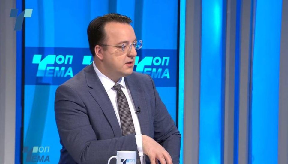 Николоски: За ефикасен транспорт на Скопје му треба комбинација од градскиот воз, нови автобуси и БРТ