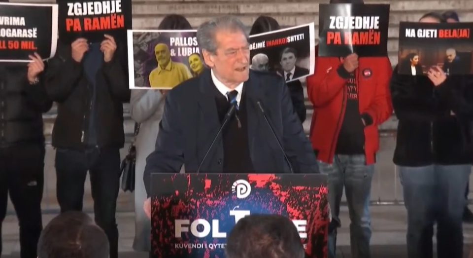 Бериша со нов протест пред владата: Поддржани сме од целиот свет во борбата против злото