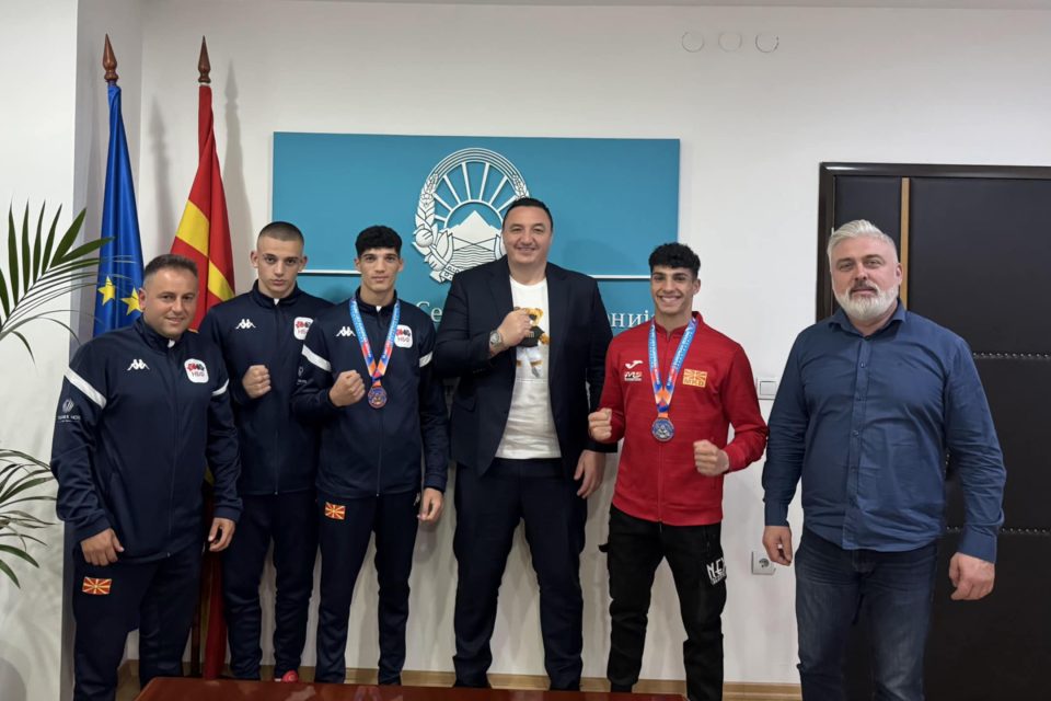 Ристовски ги пречека македонските боксери по успешниот настап на ЕП (У23) во Ереван