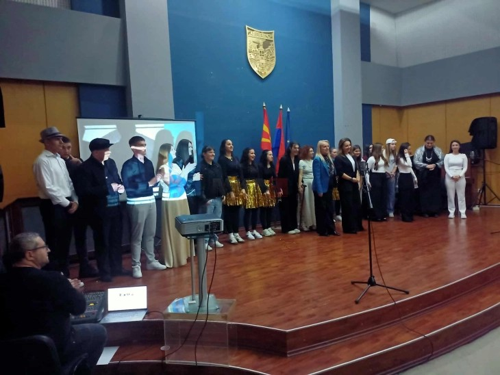 Економското училиште во Велес слави 65 години посветеност на образованието и македонскиот јазик