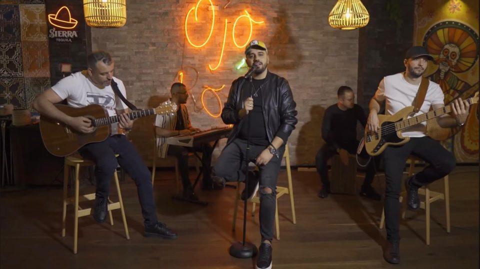 Јане Славов и Алерт бенд ја претставуваат акустичната верзија на „Инсомнија“