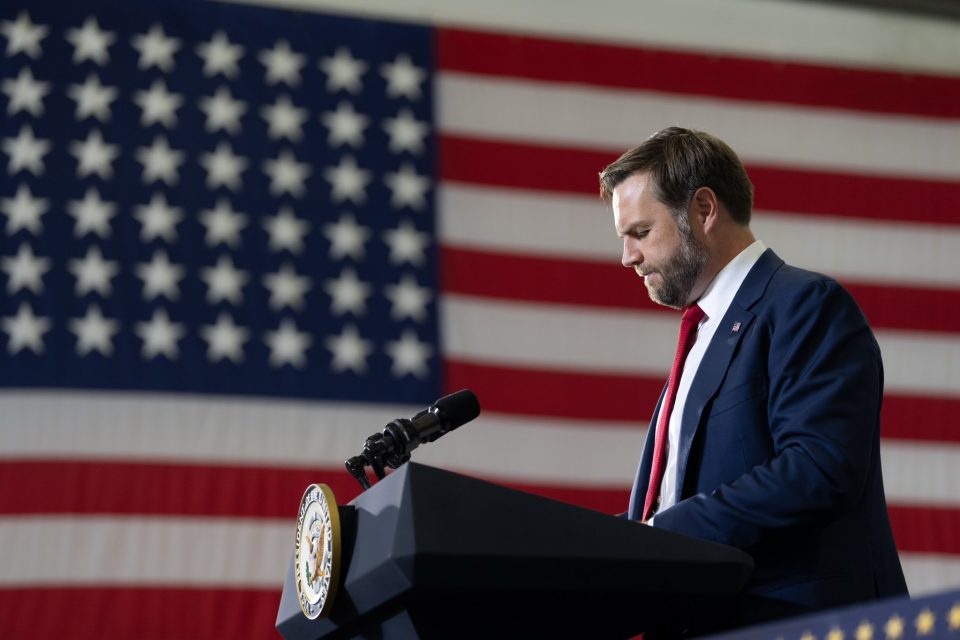 Венс: „Фантазија“ е да се помисли дека Украина може да победи со повеќе пари и оружје од САД