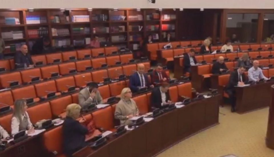 Шести ден амандманска расправа за Предлог-буџетот за 2026 година, седницата продолжува по паузата