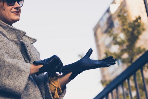 ФОТО: Најпосакуваниот моден додаток на сезоната – нема да излезете од дома без нив 