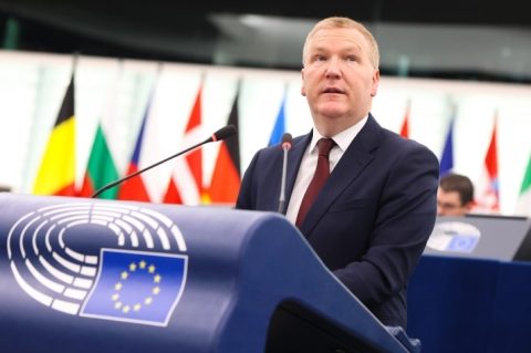 Мекграт: Штитот на демократија е европски одговор за заканите по демократските вредности