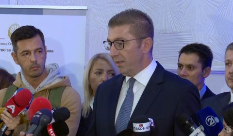 „Додека сум јас премиер, ниту еден бегалски шатор нема да никне во Македонија“, дециден Мицкоски