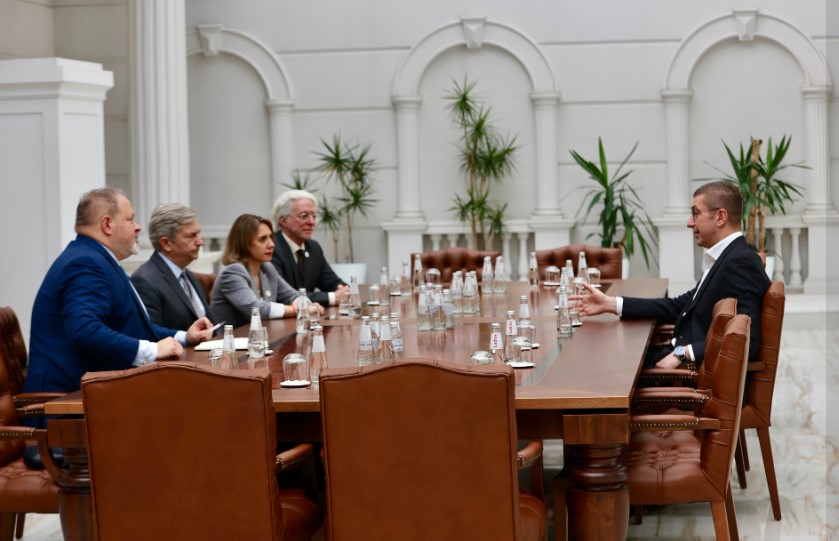 Важен чекор кон продлабочување на соработката: Мицкоски оствари средба со Скот Бејтс