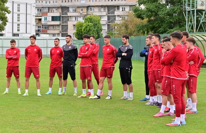Младата македонска репрезентација поразена од Полска