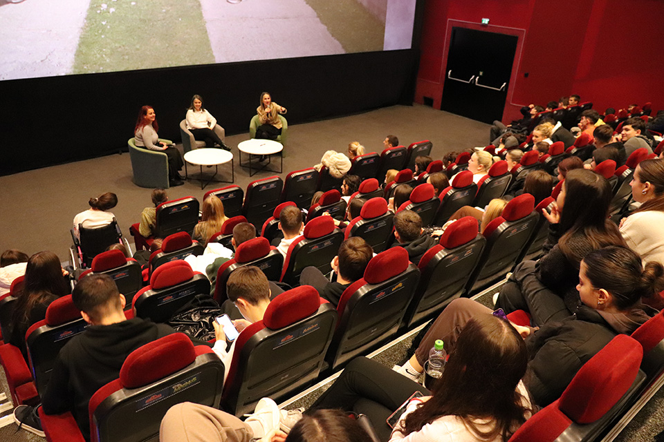 Младите да размислат за својот иден еколошки отпечаток и акција