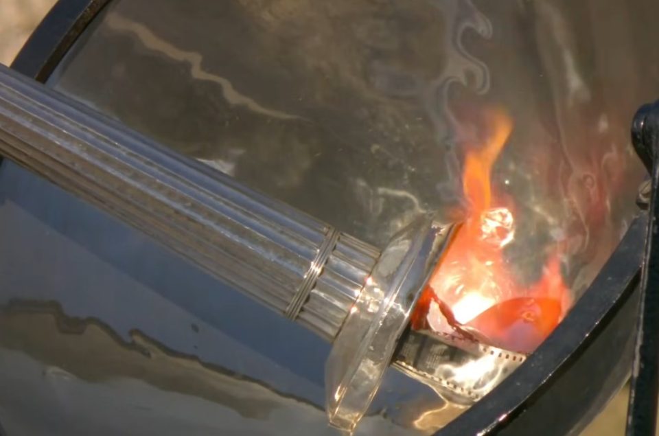 ВИДЕО: Запален олимпискиот оган, тргна кон Милано и Кортина за ЗОИ