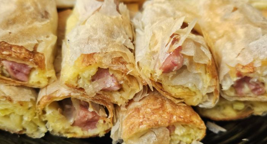 Пита со праз и шунка за појадок или вечера: Се подготвува брзо и лесно