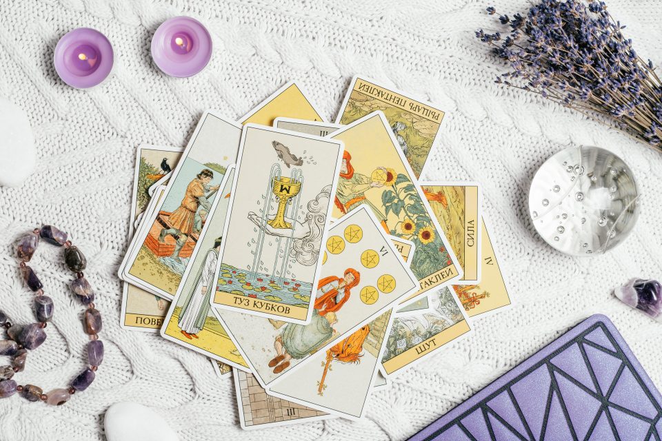 Турската полиција уапси 62 лица под сомнение за измами со гатање