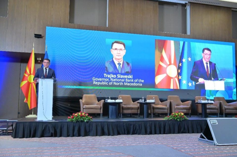 Гувернерот Славески: Народната банка ги засилува активностите за управување со климатските промени