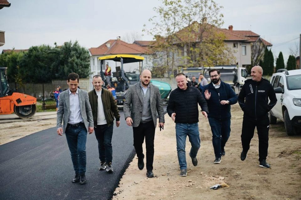 Костовски: Продолжуваме со работа! Асфалтирање на улиците во Визбегово