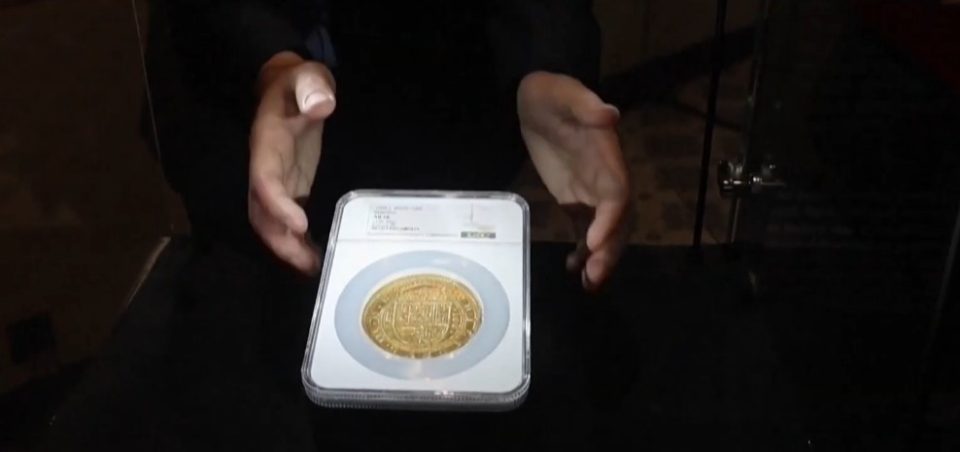 ВИДЕО: Шпанска златна монета од 17 век продадена за 3,49 милиони долари