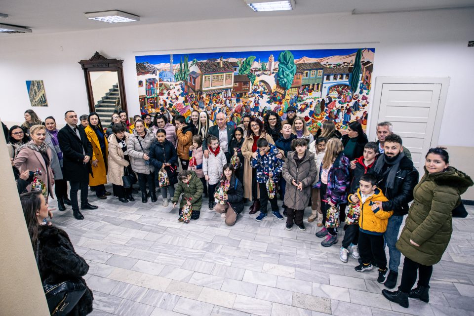 Ученици од „Кочо Рацин“ во посета на локалната самоуправа