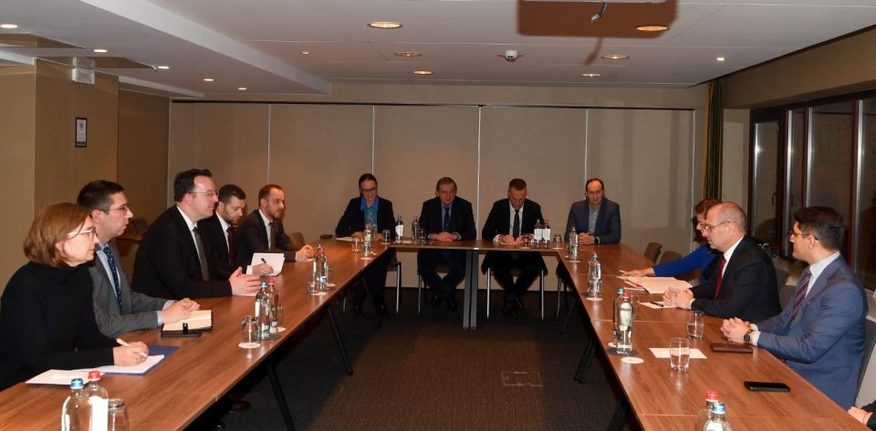 Николоски: Македонија се фокусира на изградба на големи инфраструктурни проекти