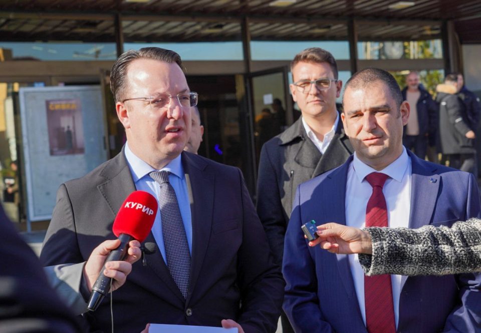 Николоски: Интензивно се работи на проектот за експресниот пат за спојување на Коридорот 10 со коридорот Струма во Бугарија