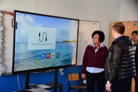 Стаменкоска Трајкоска на увид во реконструктивните зафати во ООУ „Партенија Зографски“