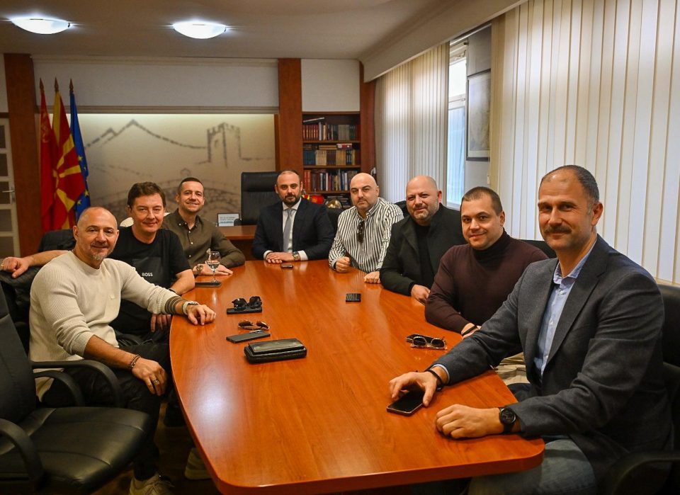 Угостителите на средба со Ѓорѓиевски: Крај на нередот, угостителски објекти ќе имаат посебни контејнери