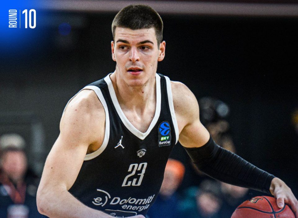 ВИДЕО: Јакимовски постави рекорд во Еврокупот