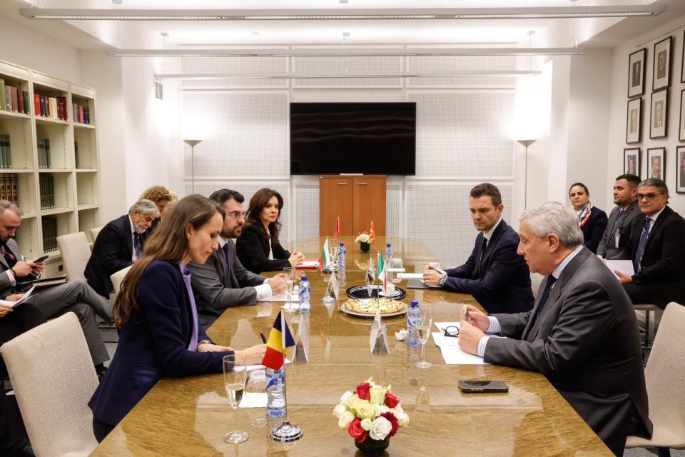 Муцунски на тематски состанок во Брисел посветен на проектот „Коридор 8“