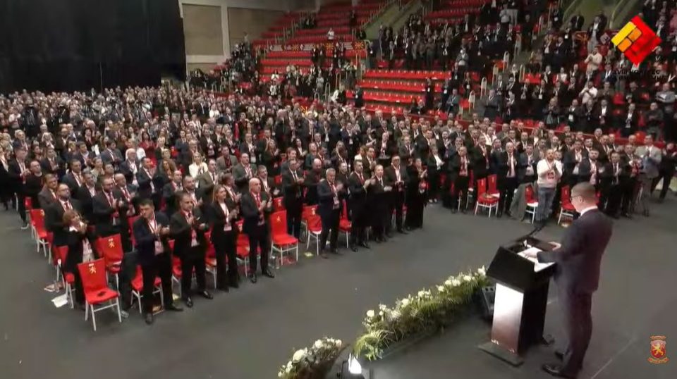 Мицкоски со порака: Кој мисли дека функцијата се наследува заради блискост, со плетење мрежи и со неконзистентност – греши