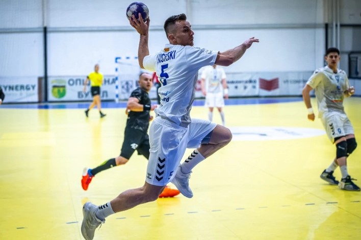 Победи за Алкалоид и Вардар во Суперлигата