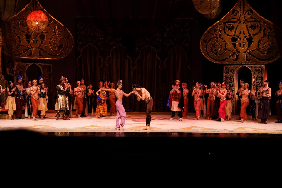 Изведба на балетскиот бисер, Шехерезада од Николај Римски-Корсаков на сцената на Националната опера и балет