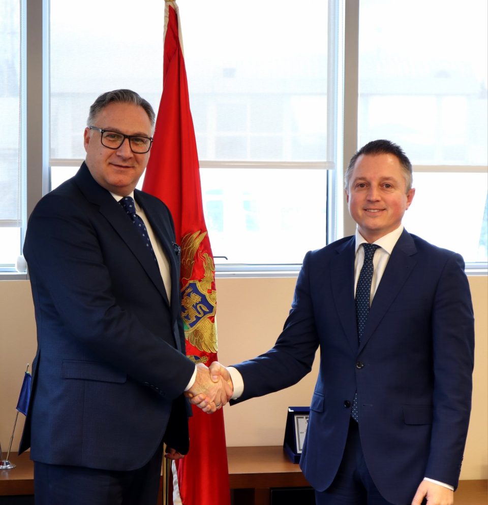 Примената на Договорот за електронска размена на податоци помеѓу Фондовите на пензиското и инвалидското осигурување на Македонија и Црна Гора се одвива без проблеми и ги дава очекуваните резултати