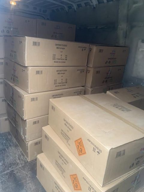 ВИДЕО: Пронајдени над 25 тони пиротехнички средства, уапсен полицаец од ПС Бит Пазар и уште едно лице